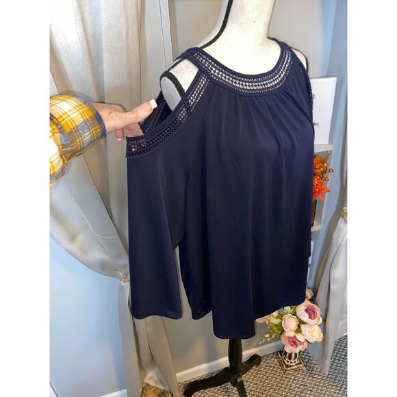 NWT $79.50 Tommy Hilfiger size 1X Blue Palm Beach mid Crochet Open Shoulder Top - Picture 3 of 11